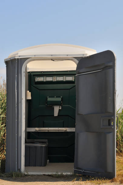 Porta potty rental for outdoor events in Roosevelt Gardens, FL